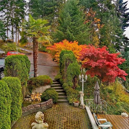 Walkon Waterfront Castle Cove Inn Chemainus Eksteriør billede